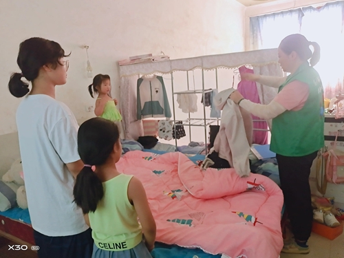 富平县未成年人保护中心开展“希望八月，爱心守护”暑期未成年儿童关爱服务活动