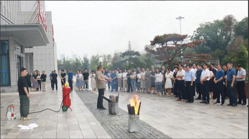 渭南市中心医院开展消防安全知识培训和灭火实战演练