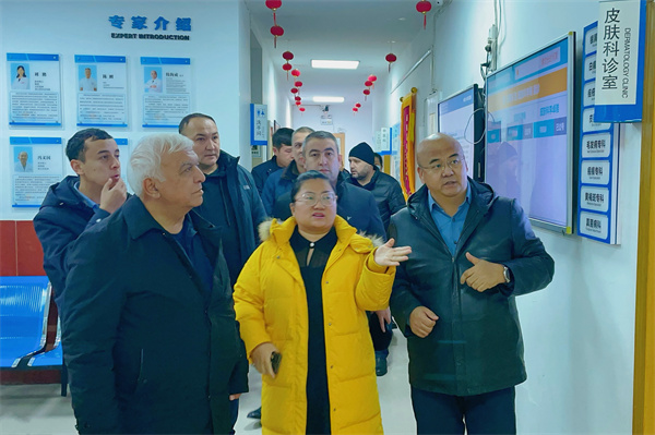 【走向国际】乌兹别克斯坦撒马尔罕州州长助理易卜拉欣莫夫一行人到访渭南海成皮肤专科医院交流座谈并签署战略合作协议