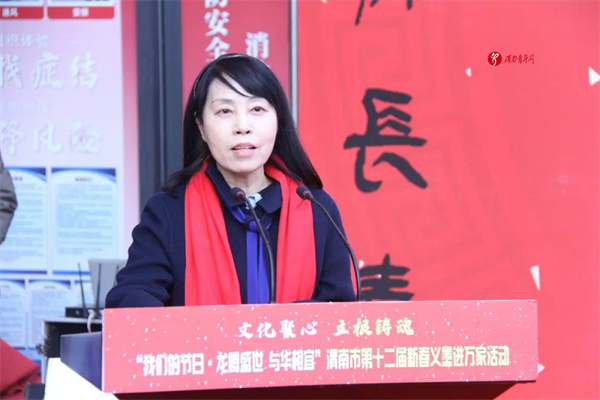红彤彤的春联贴起来——“渭南市第十二届新春义墨进万家文化志愿者在行动”活动圆满举办