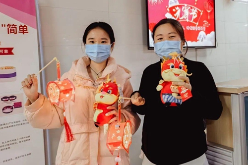 渭南市第一医院孕妇学校举办“孕育生命新姿彩 神龙迎春闹元宵”活动